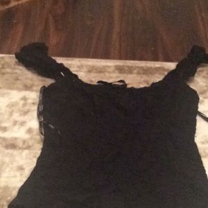 Bow sleeveless fitted shirt